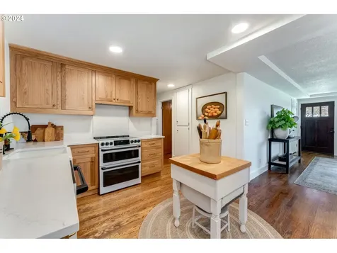 1245 Nw Birch Street Mcminnville OR 97128