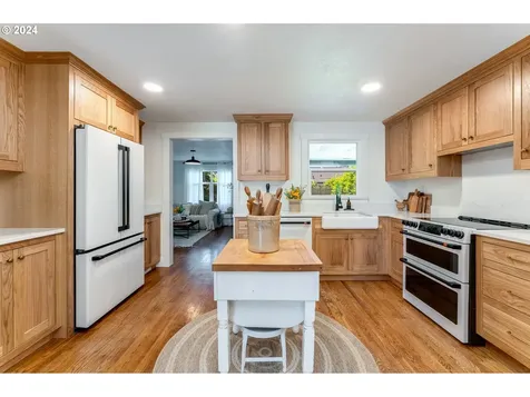 1245 Nw Birch Street Mcminnville OR 97128