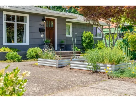 1245 Nw Birch Street Mcminnville OR 97128