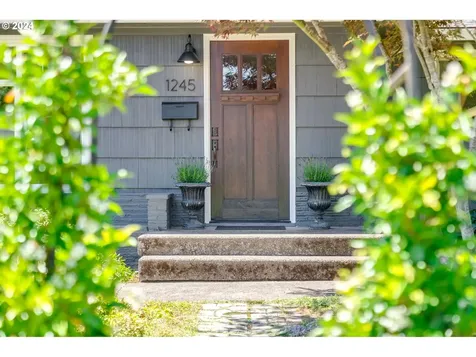 1245 Nw Birch Street Mcminnville OR 97128