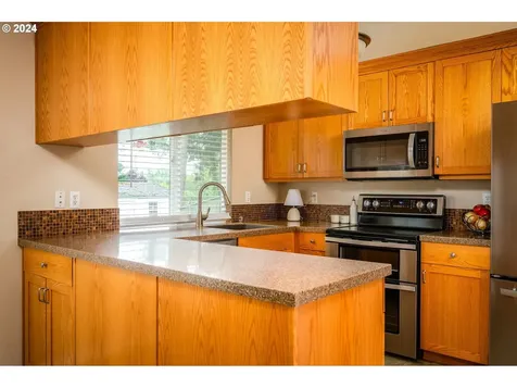1740 Se Hale Avenue Gresham OR 97080