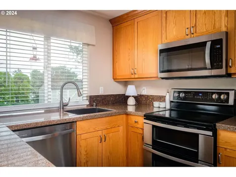 1740 Se Hale Avenue Gresham OR 97080