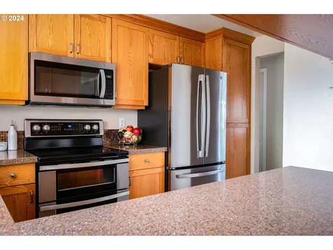 1740 Se Hale Avenue Gresham OR 97080