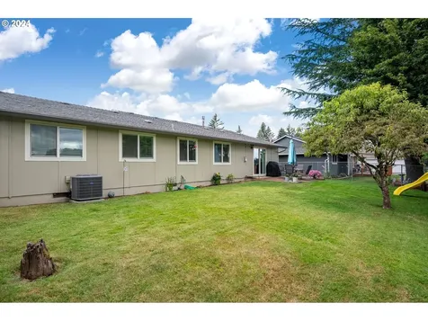 1740 Se Hale Avenue Gresham OR 97080
