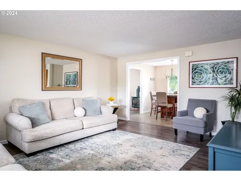 1740 Se Hale Avenue Gresham OR 97080