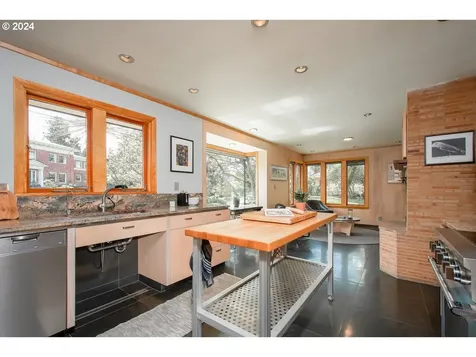 3411 Se Ankeny Street Portland OR 97214