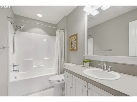 4611 SE Gladstone Street Portland OR 97206