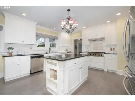 425 SE 50th Avenue Portland OR 97215