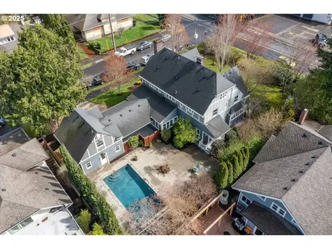 425 SE 50th Avenue Portland OR 97215