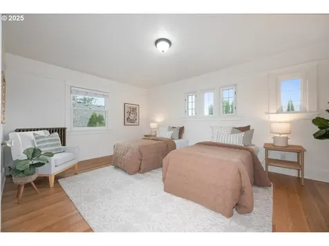 425 SE 50th Avenue Portland OR 97215