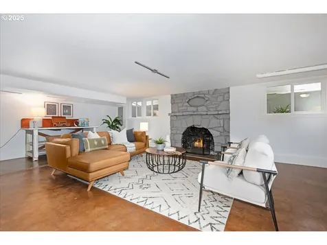 425 SE 50th Avenue Portland OR 97215
