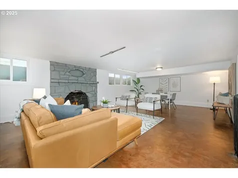 425 SE 50th Avenue Portland OR 97215