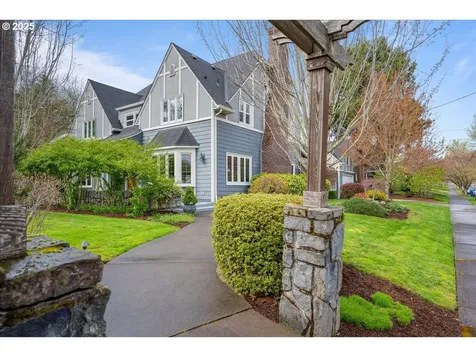 425 SE 50th Avenue Portland OR 97215