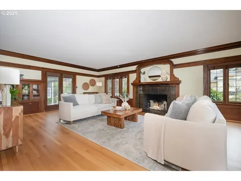 425 SE 50th Avenue Portland OR 97215