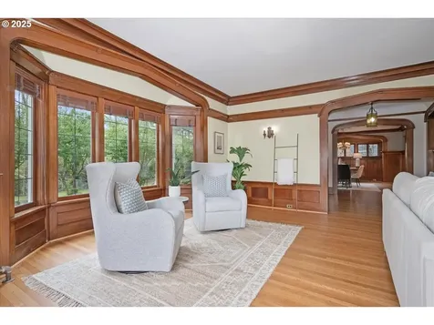 425 SE 50th Avenue Portland OR 97215