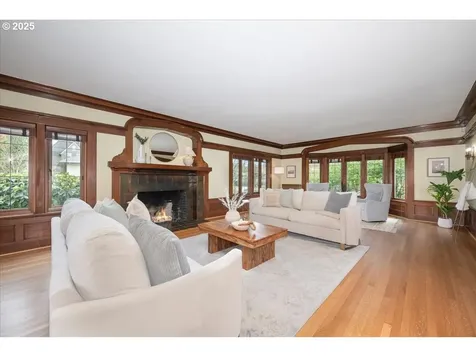 425 SE 50th Avenue Portland OR 97215