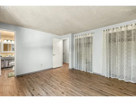 20895 SW Zurich Court Beaverton OR 97078