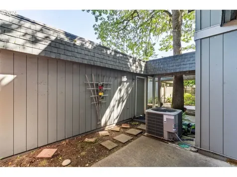 1500 Norkenzie Road Eugene OR 97401
