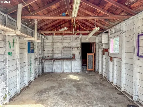 121 E Second Avenue Sutherlin OR 97479