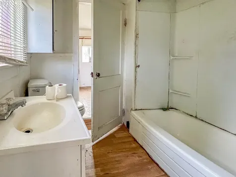 121 E Second Avenue Sutherlin OR 97479