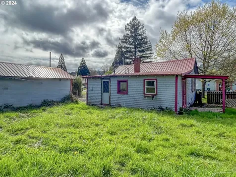 121 E Second Avenue Sutherlin OR 97479