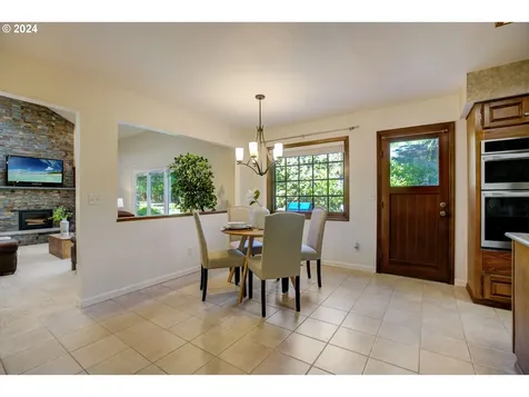 9496 Sw Shady Place Portland OR 97223