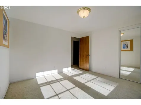 9496 Sw Shady Place Portland OR 97223