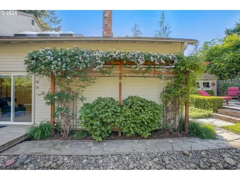 9496 Sw Shady Place Portland OR 97223