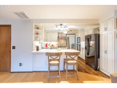 85 Marlboro Lane Eugene OR 97405