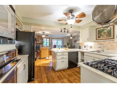 85 Marlboro Lane Eugene OR 97405
