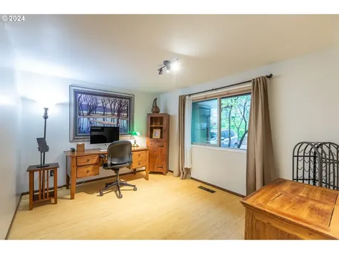 85 Marlboro Lane Eugene OR 97405