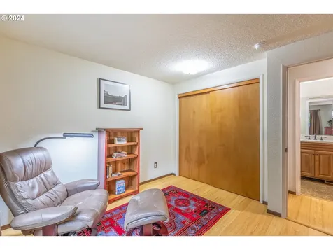 85 Marlboro Lane Eugene OR 97405