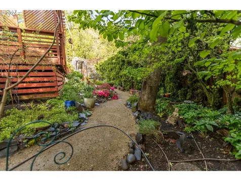 85 Marlboro Lane Eugene OR 97405
