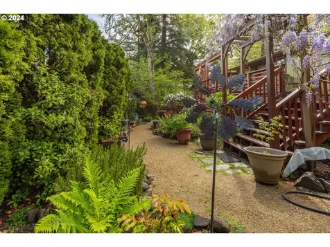 85 Marlboro Lane Eugene OR 97405