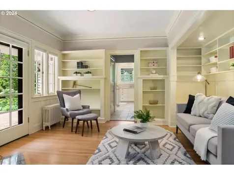 2766 Sw Upper Drive Portland OR 97201