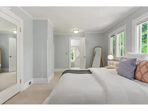 2766 Sw Upper Drive Portland OR 97201