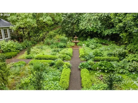 2766 Sw Upper Drive Portland OR 97201