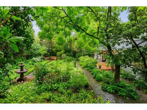 2766 Sw Upper Drive Portland OR 97201