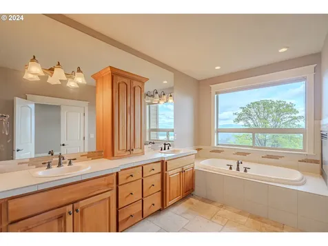 2866 W 2nd Street Washougal WA 98671
