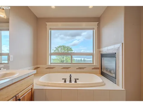 2866 W 2nd Street Washougal WA 98671