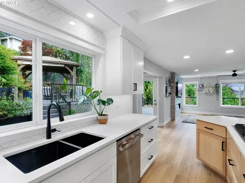 12522 Se 127th Court Happy Valley OR 97086