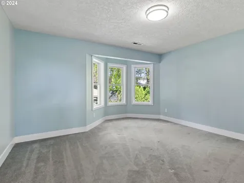 12522 Se 127th Court Happy Valley OR 97086