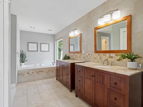 12522 Se 127th Court Happy Valley OR 97086