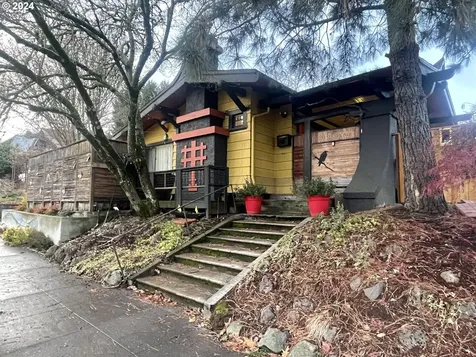 235 SE 20th Avenue Portland OR 97214