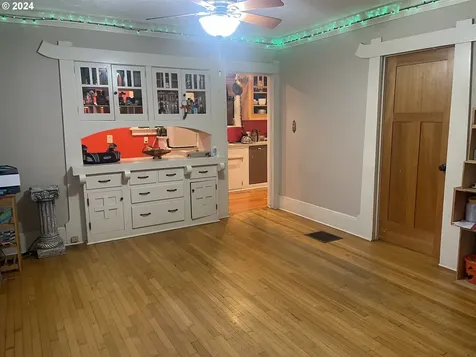 235 SE 20th Avenue Portland OR 97214