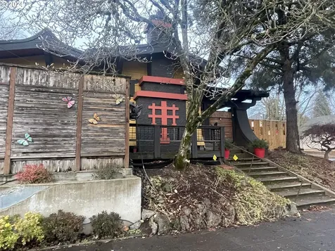 235 SE 20th Avenue Portland OR 97214