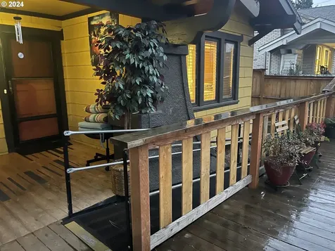 235 SE 20th Avenue Portland OR 97214