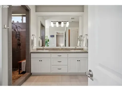 729 N 12th Court Ridgefield WA 98642