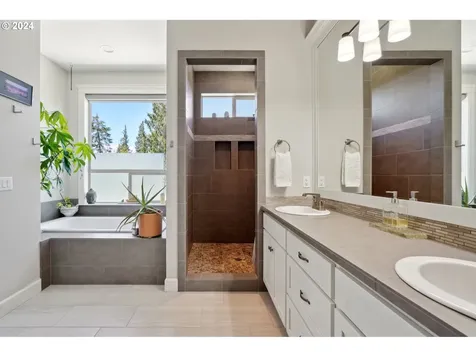 729 N 12th Court Ridgefield WA 98642