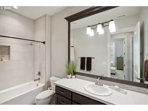 729 N 12th Court Ridgefield WA 98642